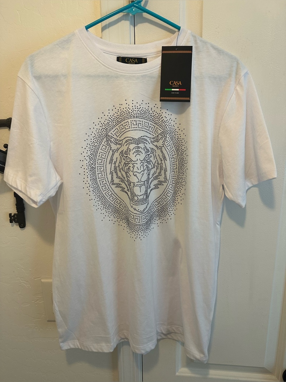 Men’s white knit tee shirt with black crystal bling tiger size Medium NWT